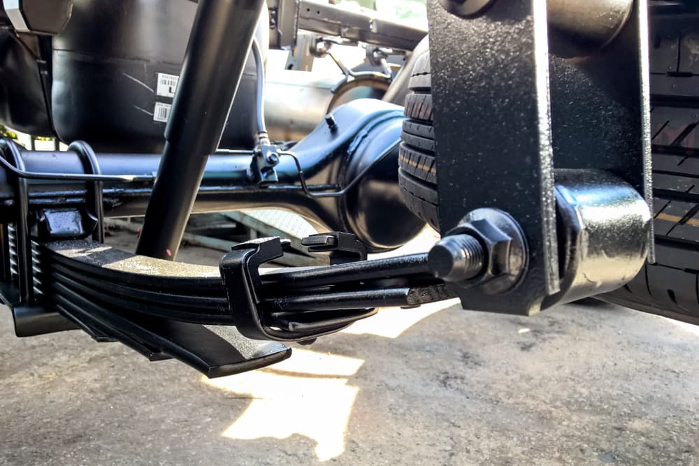 leaf-spring-suspension-of-pickup-truck